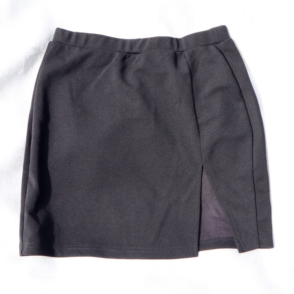 New black skirt shein